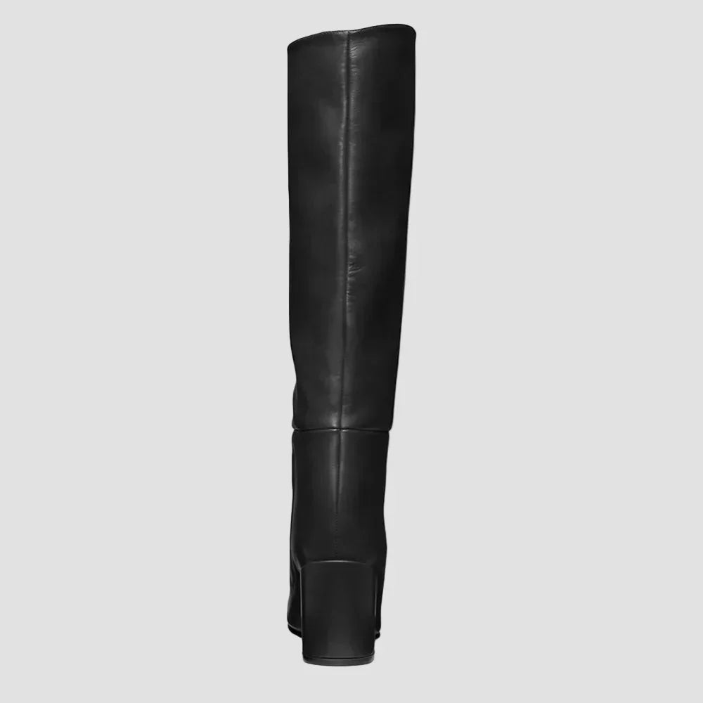 Anđela - Melni zābaki virs ceļgala ar platu papēdi