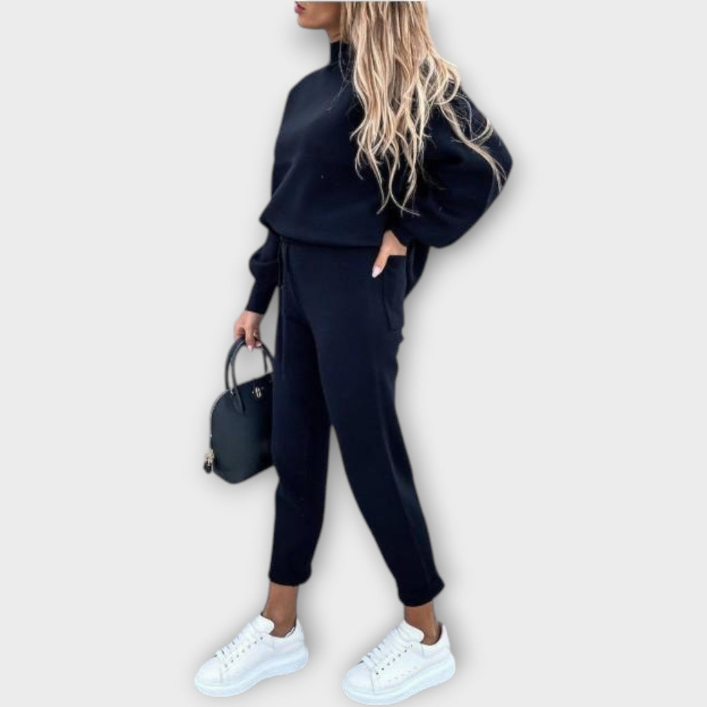 Komplekts ar ērtu piegriezumu un mūžīgu eleganci